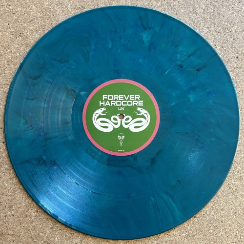 Sunny & Deck Hussy – Invaders Of Earth EP