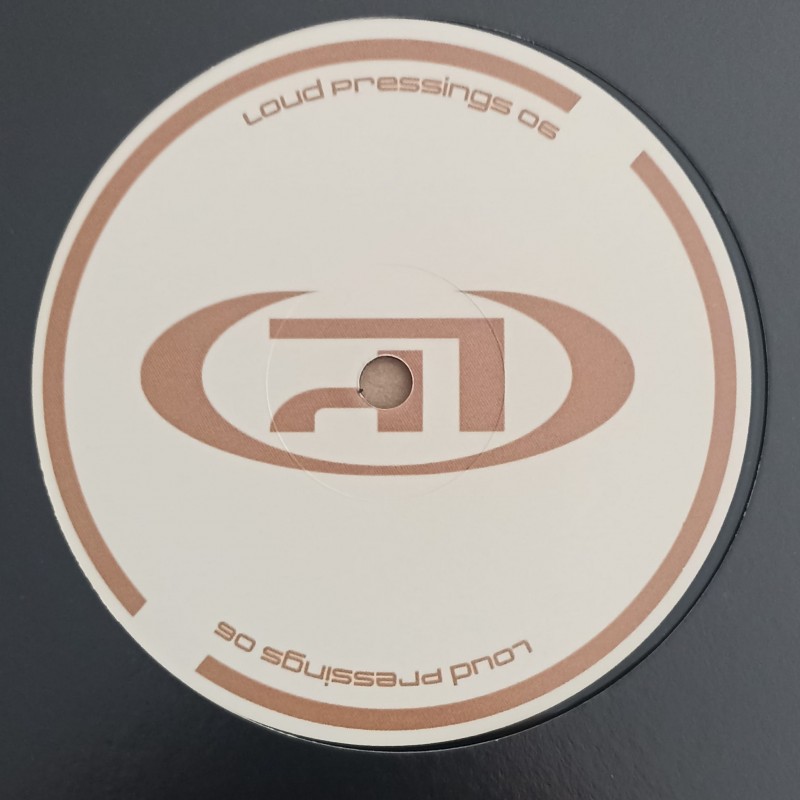 Outer909 – Loud Pressings 06